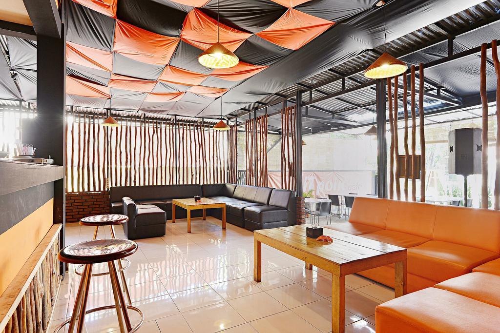 Zen Rooms Riau Natuna Bandung Exteriör bild