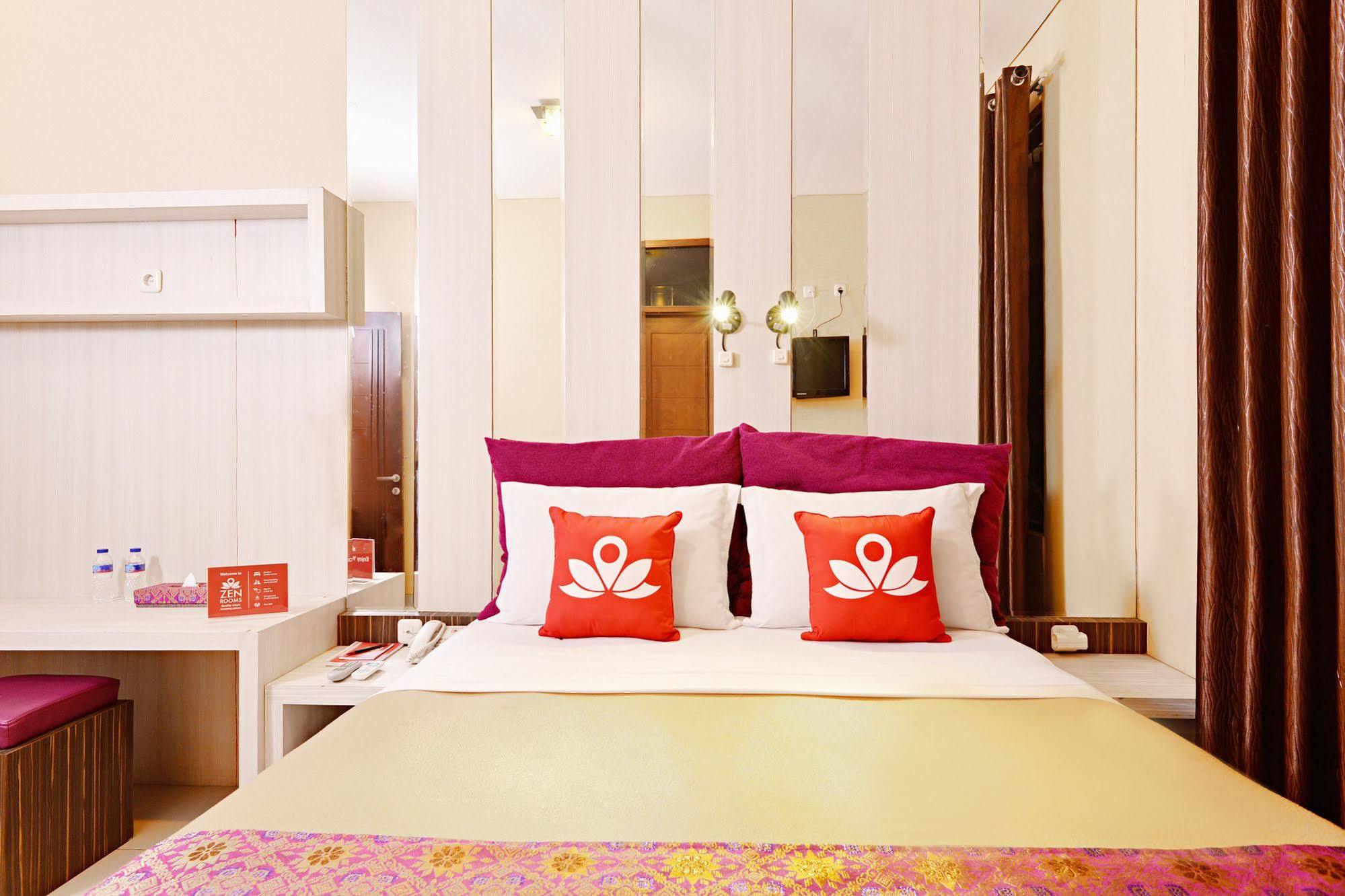 Zen Rooms Riau Natuna Bandung Exteriör bild