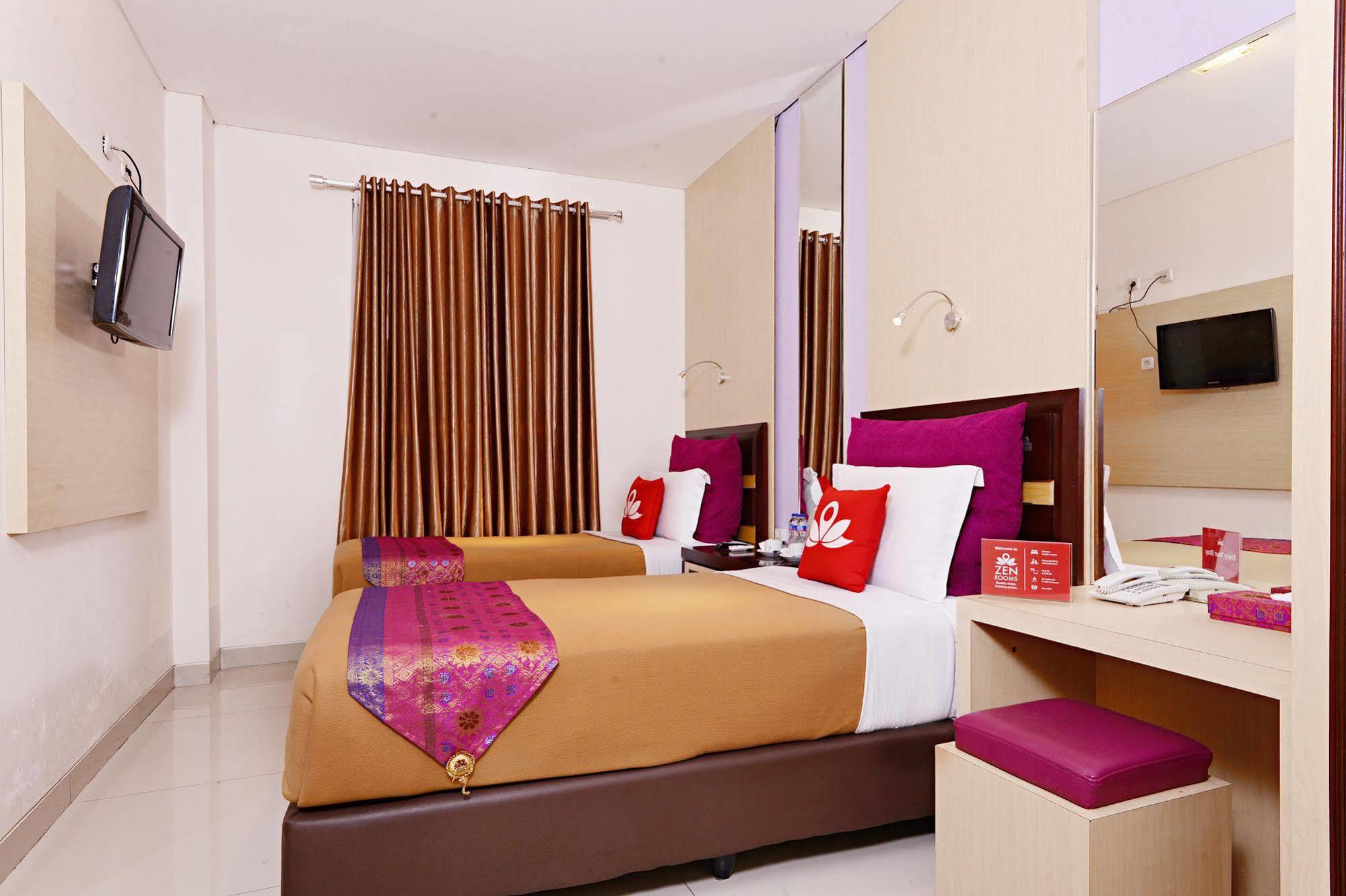 Zen Rooms Riau Natuna Bandung Exteriör bild