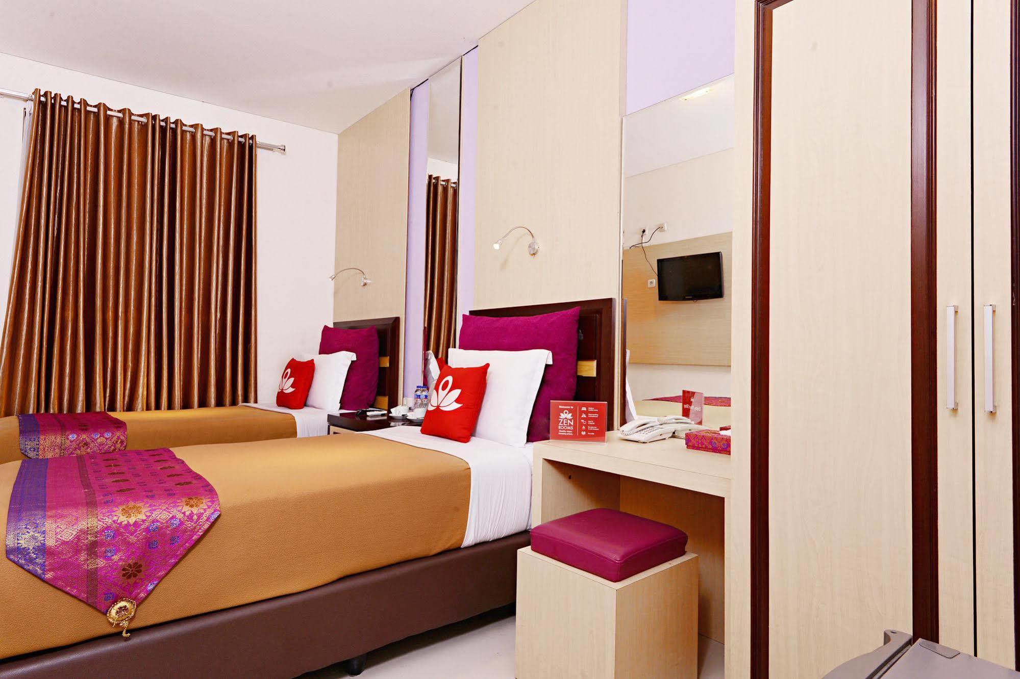 Zen Rooms Riau Natuna Bandung Exteriör bild