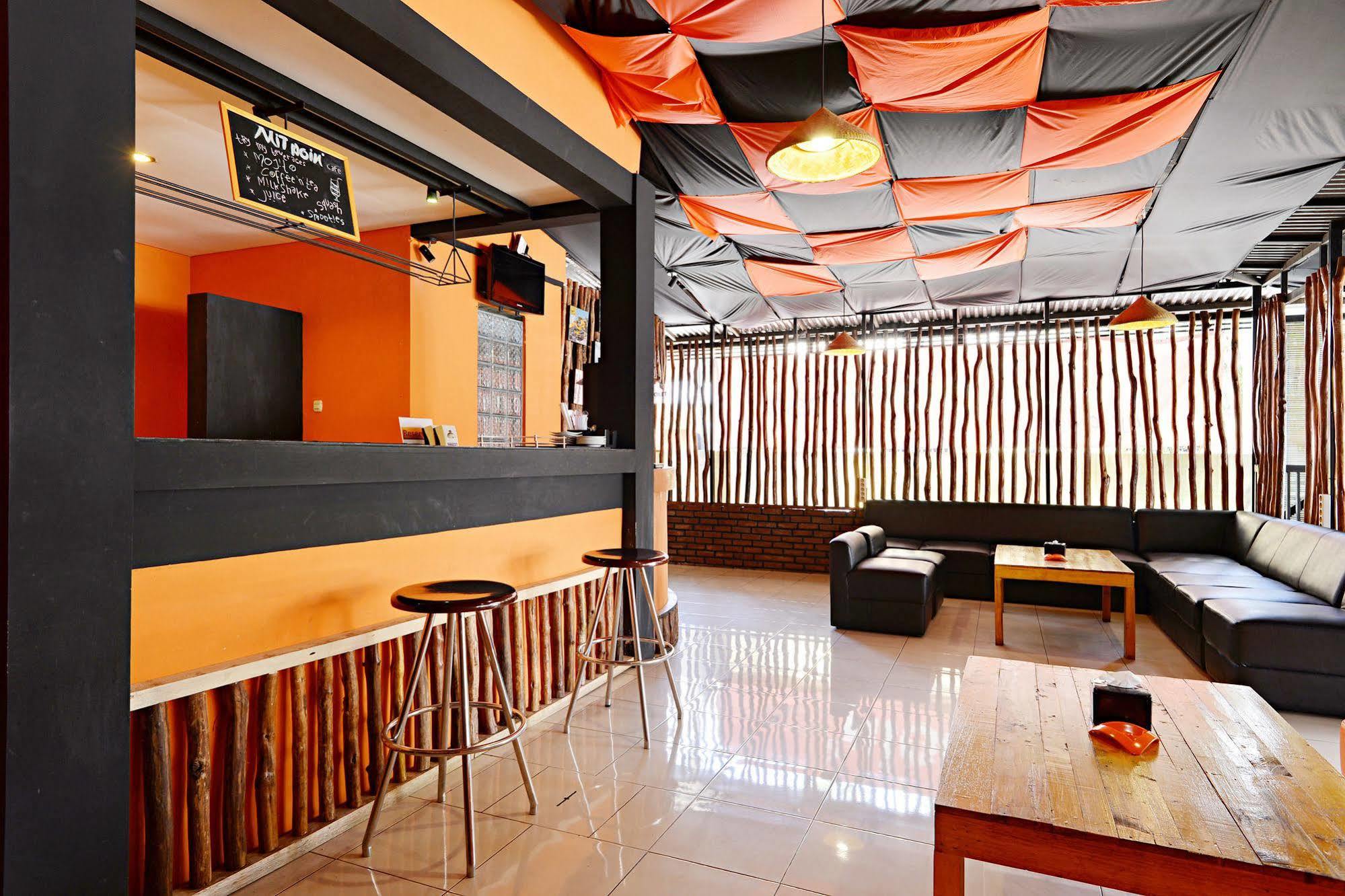 Zen Rooms Riau Natuna Bandung Exteriör bild