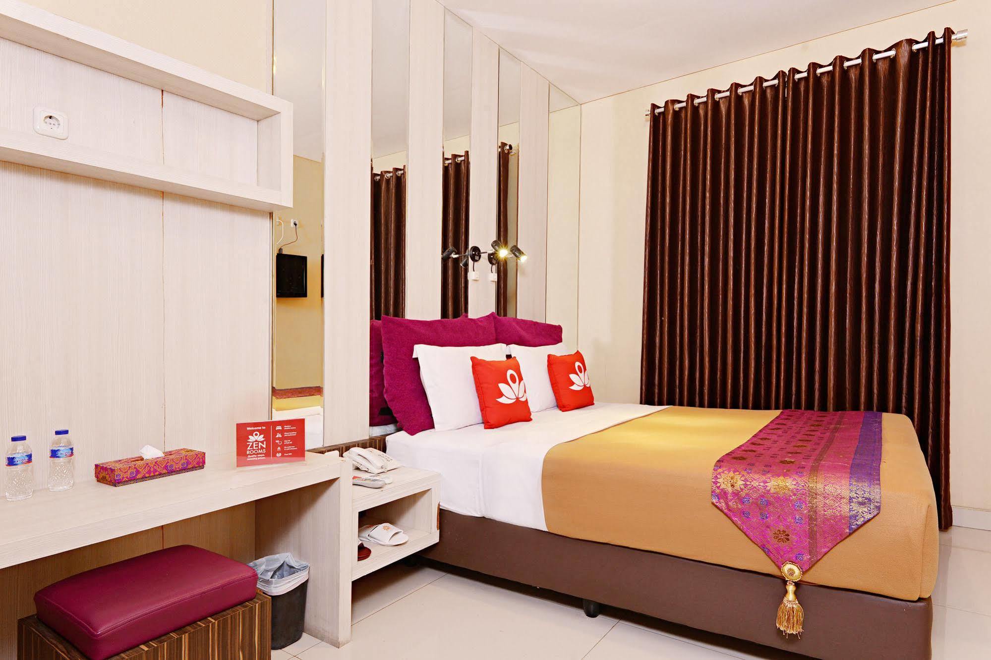 Zen Rooms Riau Natuna Bandung Exteriör bild