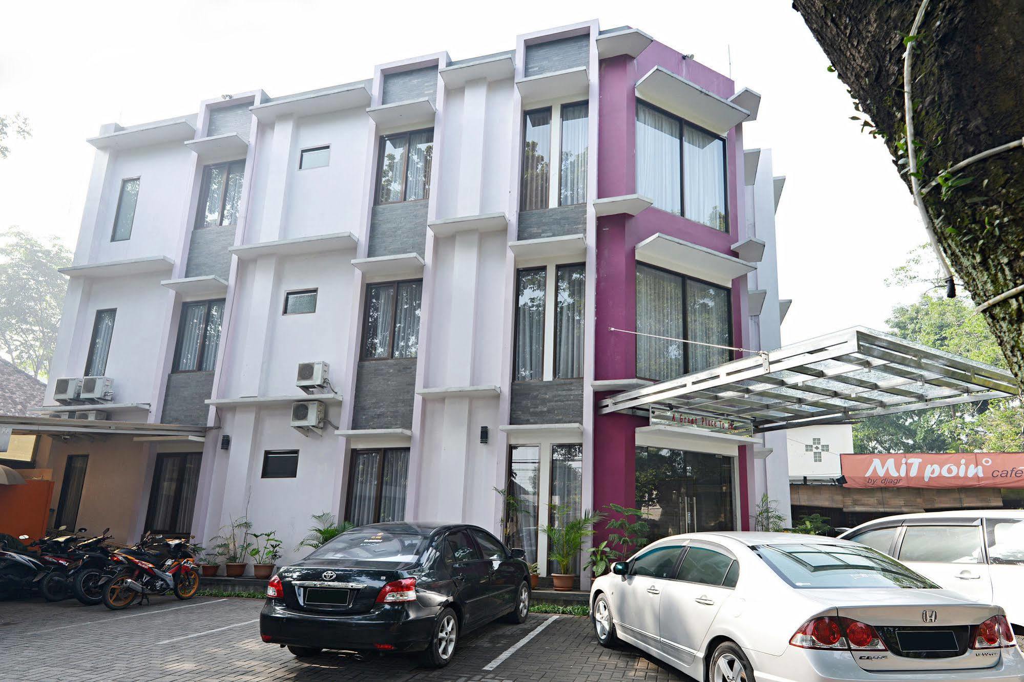 Zen Rooms Riau Natuna Bandung Exteriör bild